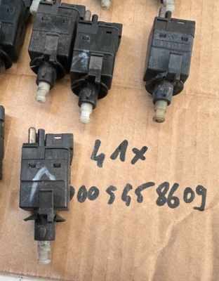 Brake Light Switch Mercedes-Benz 0015450109 - Image 1 of 4