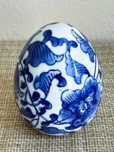 Chinese Blue & White Floral Hollow Egg Decorative Figurine 4.5" Tall - Picture 1 of 4