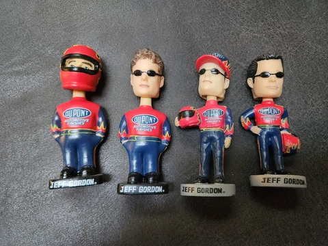 Jeff Gordon DuPont Mini Bobble Head Doll (Bobble Dobbles, 2003, NASCAR, Racing) Cover