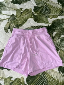 Lululemon Pink DAMENSHORTS FITNESS AthLeisure - Bild 1 von 6