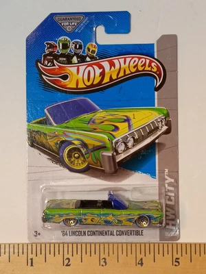 Lincoln Continental Convertible Hot Wheels "Treasure Hunt" HW CITY-'64 2013 Foto 1 de 3
