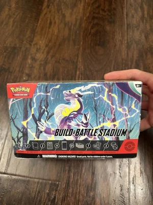 Caja de estadio de construcción y batalla Pokémon escarlata y violeta *sellada* Foto 1 de 3