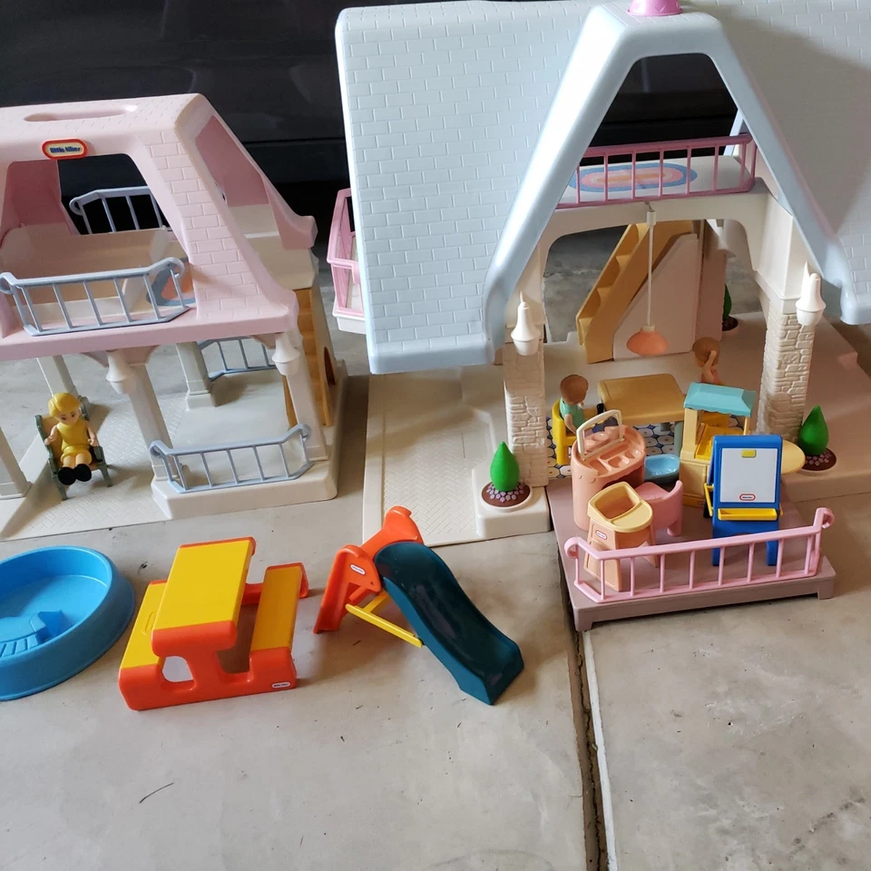 Casa de muñecas grande Little Tikes de colección y casa de abuelas, además de accesorios en muy buena condición Foto 1 de 4