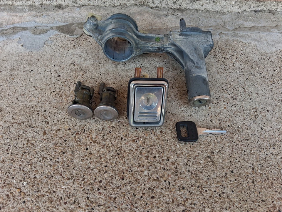 Juego de cerraduras Volvo 240 - 86-92 #2 Foto 1 de 1