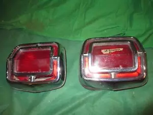 Tail Light Assembly Bezel Lens Pair Fits 65 Belvedere Used 1965 MOPAR 2445980 - Foto 1 di 12
