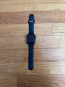 Apple Watch Series 4 44 mm Space Gray Aluminum Case with Black Sport Band (GPS) - Photo 1 sur 3