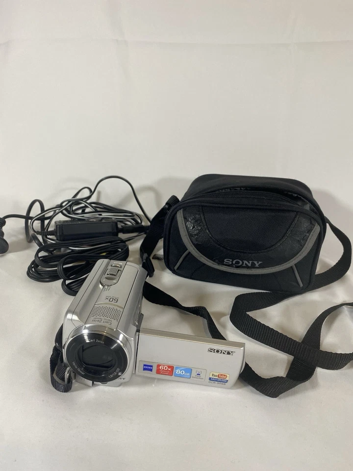 Sony Handycam DCR-SR68 Digital Camcorder 80GB HDD 2000X Optical AC BATTERY WORKS - Image 1 of 4