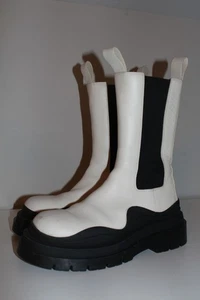 Bottega Veneta Tire Lug Chelsea Militar Botas de becerro Sea Sal Negro 38.5 EE. UU. 8.5 - Imagen 1 de 13