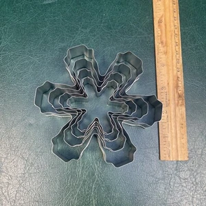 Cookie Cutters Nesting Snowflakes Set Of 4 - Picture 1 of 3