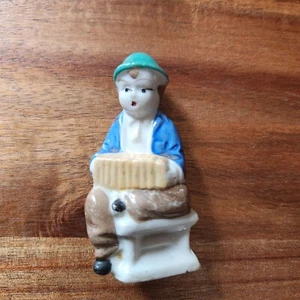 Vintage Porzellan Mann spielt Akkordeon Figur Japan - Bild 1 von 8