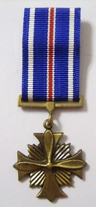 DISTINGUISHED FLYING CROSS MINIATURE MEDAL NEW - Picture 1 of 3