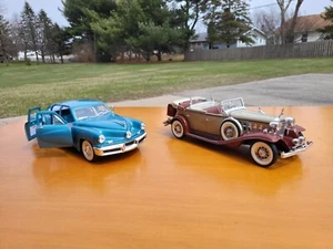 Lot of 2 1:18 Scale Model Cars 1948 Tucker 1932 Cadillac Phaeton V-16 Mint - Picture 1 of 10