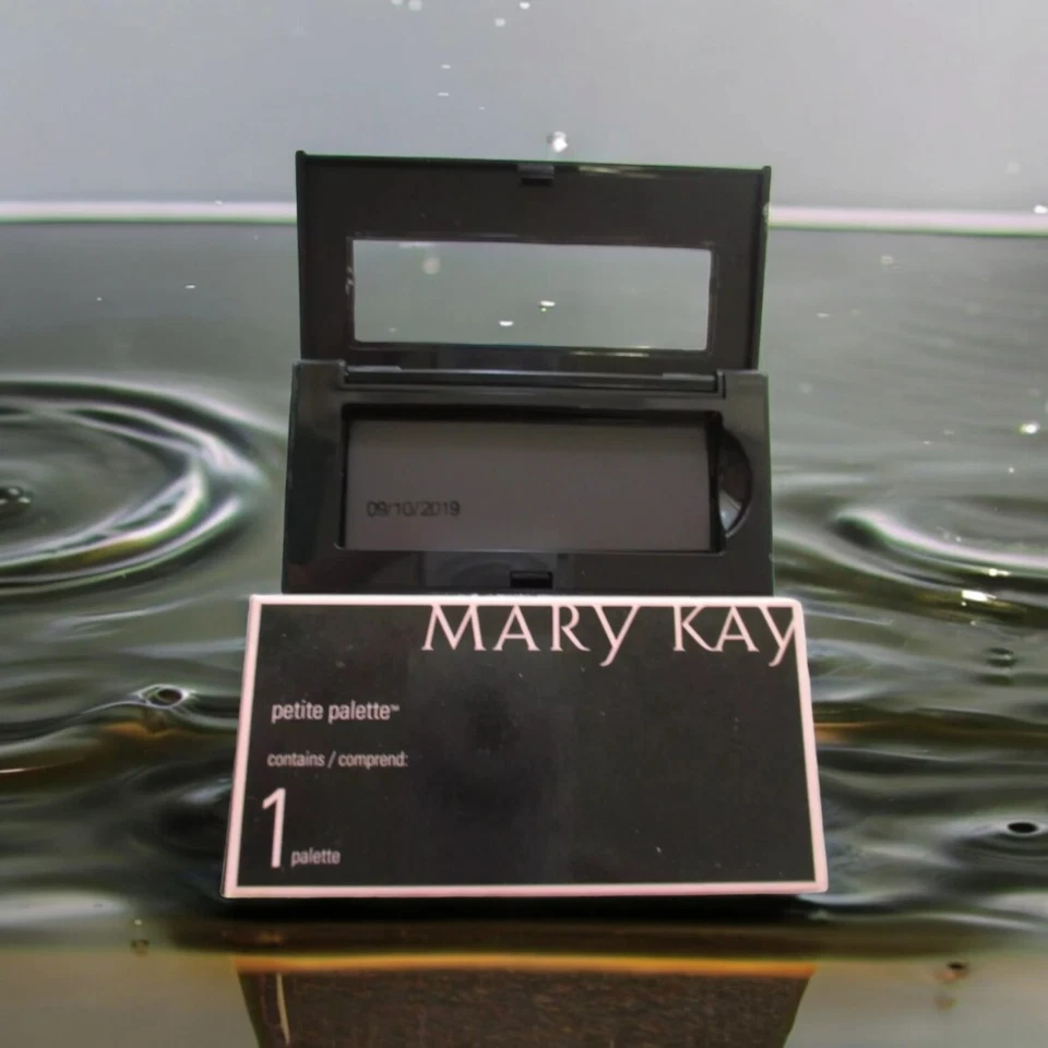 Mary Kay ~ Petite Palette / Compacto recargable (sin rellenar) ~ Nuevo en caja Foto 1 de 1