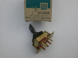 BUICK 1235268 1971-1973; LESABRE CENTURION ELECTRA & RIVIERA SWITCH; REAR WINDOW - Picture 1 of 1