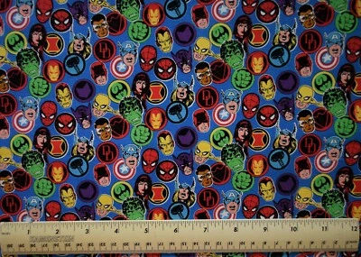 Pegatinas caras de superhéroes Marvel Vengadores azul por la tela de algodón de 1/4 yarda Foto 1 de 2