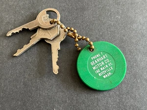 Vintage Advertising Ford Dealer Gearhart Motor Co Pokerchip Keychain w/keys - Picture 1 of 4