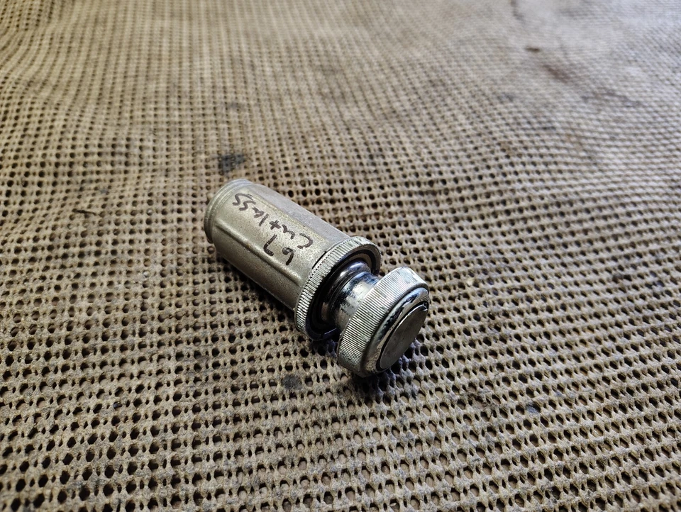 Isqueiro 1967 Oldsmobile Cutlass Supreme 442 F85 Vista Cruiser Dash - Imagem 1 de 4