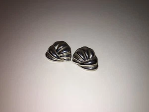 Vintage 925 Sterling Silver Shell-Shaped Earrings Auction Finds 702 - Picture 1 of 3