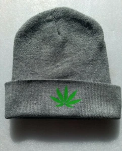Mens Womens Weed Leaf Marijuana Grey Cap Beanie Winter Hat New - Picture 1 of 2
