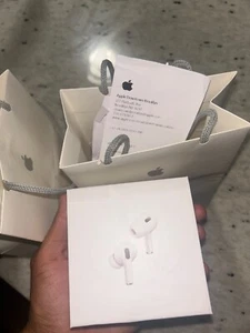Apple AirPods Pro 2nd Generation with MagSafe Wireless Charging Case - White - Zdjęcie 1 z 7