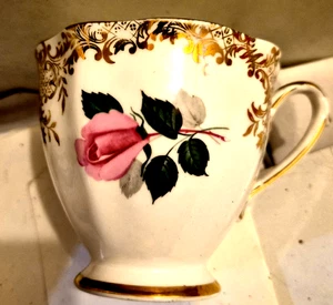 DREI-FÜNF ROYAL STANDARD FEINES BONE CHINA TEETASSEN - Bild 1 von 1