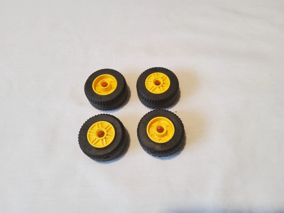 4 x NEW GENUINE LEGO TECHNIC 30.4 x 14 SOLID WHEELS & TYRES 4550937 6109681 - Image 1 of 1