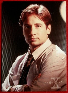 X-FILES - SEASON ONE - Card #04 - FOX MULDER (DAVID DUCHOVNY) - Topps - 1996 - Picture 1 of 2