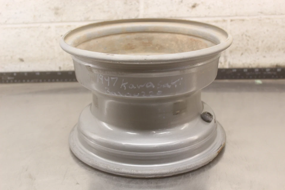 Llanta delantera Kawasaki Bayou 220 KLF220A 1997 K4 Foto 1 de 4