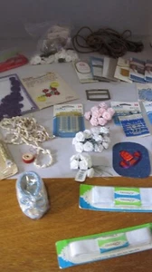 Mixed Sewing Crafting Lot Appliques Seam Binding Snaps Buttons Threads Silk Rose - Imagen 1 de 16