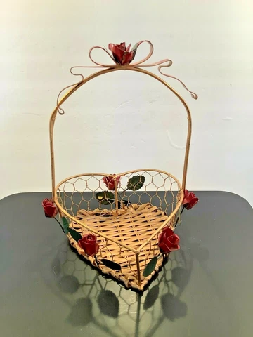 Heart Shaped Wicker Basket w/Handle Gold Tone Red Metal Wire Red Roses Accents Cover