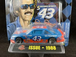 Racing Champions 5 Decades of Petty 50th Anniversary NASCAR Diecast Issue 1988 - Picture 1 of 5