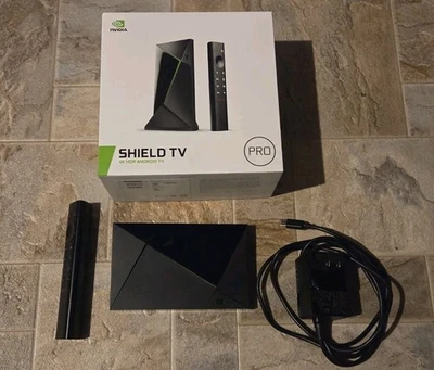 NVIDIA SHIELD TV Pro P2897 2019 con telecomando e alimentatore - Immagine 1 di 4