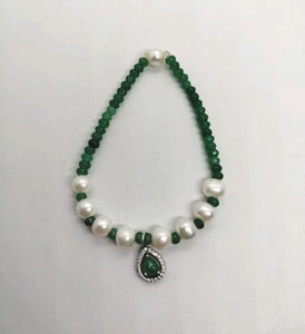 Stunning Elastic Bracelet White Pearl with Cute Green Emerald Silver 925 Charm - Picture 1 of 7