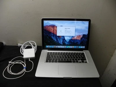 Apple Mid 2009 MacBook Pro 15 - 2,66 GHz/4 GB/240 GB SSD/GeForce 9600M GT/Super Dr Foto 1 de 4