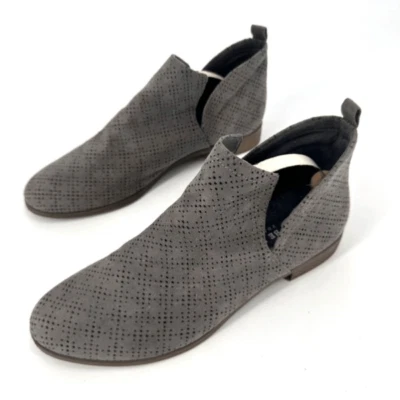 Dr. Scholl’s Gray Faux Suede Ankle Boots Booties Cutout Perforated Size 8M Foto 1 de 4