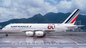 Air France A380-861 "80th Years" Reg: F-HPJI Apollo A242015 Scale 1:200 Diecast - Picture 1 of 3