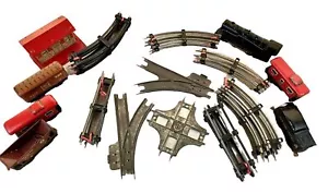 1950's MAR Tin Train Set Wind Up w/Key Locomotive 4 Cars Waiting Room Tracks Vtg - Picture 1 of 10