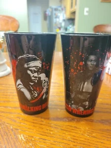 The Walking Dead Funky Set of 2 Rick & Glenn Pint Black Glass Tumbler Cup - Picture 1 of 2