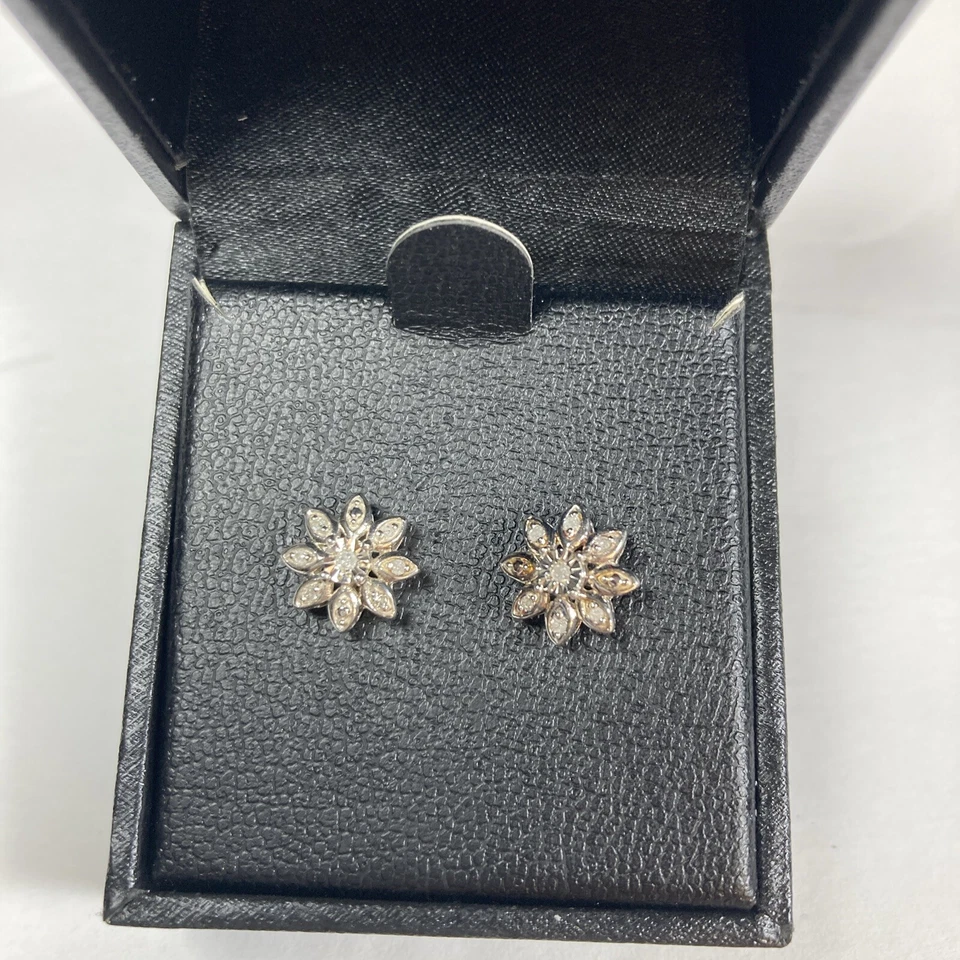 MACY'S Diamond Flower Stud Earrings (1/10 ct. t.w.) in Sterling Silver