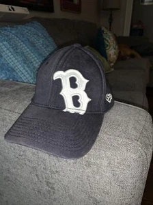 Rare Boston Red Sox Tilted B Blue New Era Size Small Medium Fitted - Picture 1 of 3