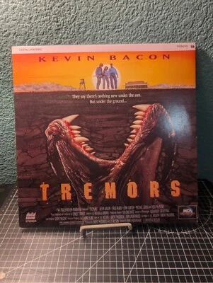 Tremors Laserdisc - horror-  Kevin Bacon Fred Ward Reba McEntire Michael Gross Foto 1 de 4