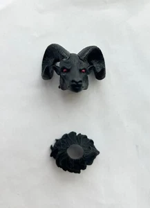 Juego de 2 piezas Four Horsemen Gothitropolis SCARABUS HAURES CABEZA DE CARNERO NEGRO + CUELLO - Imagen 1 de 2