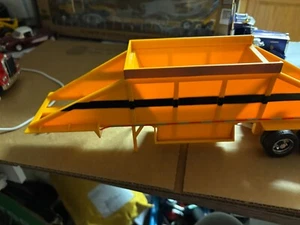 1/32 NEW RAY USED YELLOW BELLYDUMP TRAILER, NO PACKAGING # B 232 - Picture 1 of 4