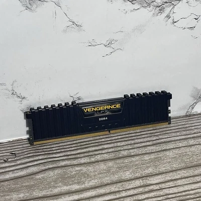 Corsair Vengeance LPX 8GB (1x8GB) RAM DDR4 2400MHz - Image 1 of 4