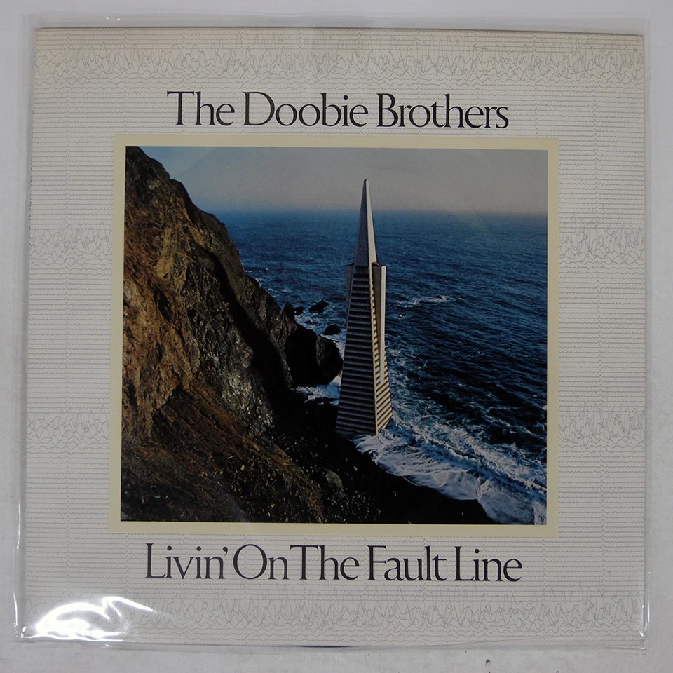 DOOBIE BROTHERS LIVIN' ON THE FAULT LINE WARNER P6541W Japan VINYL LP - Image 1 of 1