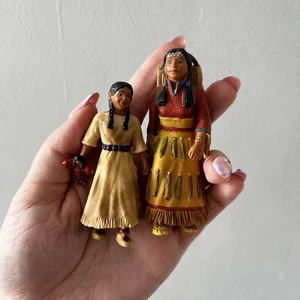 Schleich Wild West figures Sioux Girl #70306 & Sioux Mother #70307 RETIRED 2005 - Picture 1 of 8