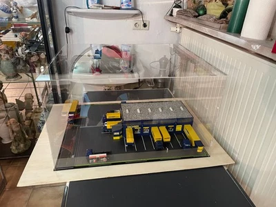 Dachser Spedition NL Komplett Faller Halle Herpa LKW + Vitrine 60x50x30cm beleuc - Bild 1 von 4