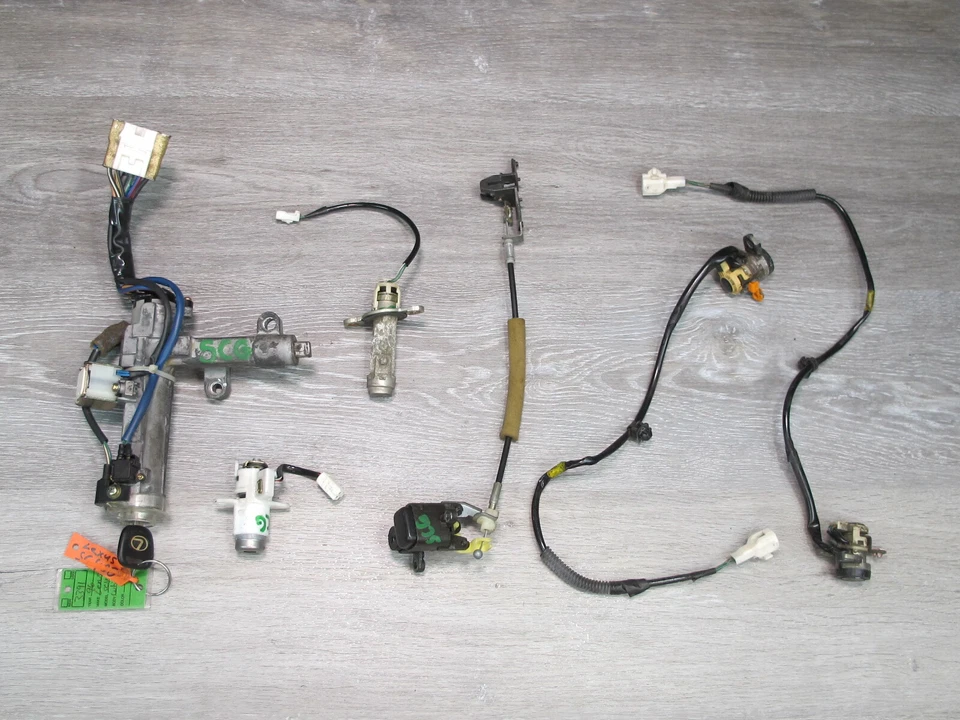 93-96 LEXUS UZZ30L SC300 SC400 A/T CONJUNTO DE CHAVES DE TRAVA DE PORTA-MALAS DE IGNIÇÃO FABRICANTE DE EQUIPAMENTO ORIGINAL - Imagem 1 de 4