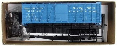 Accurail 4326 HO Southern Pacific 40' Single Sheath Wood Box Car # 27318 Kit - Image 1 of 1