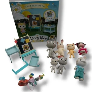 Calico Critters Lot - Various Families & Accessories Set - Honey Bee Acres - Picture 1 of 4